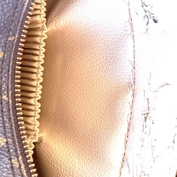 LOUIS VUITTON MONOGRAM TROUSSE TOILETTE 28 CLUTCH - Picture 11 of 13